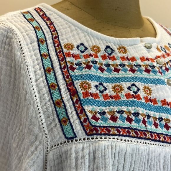 Beach Lunch Lounge Embroidered Top - Picture 3 of 9